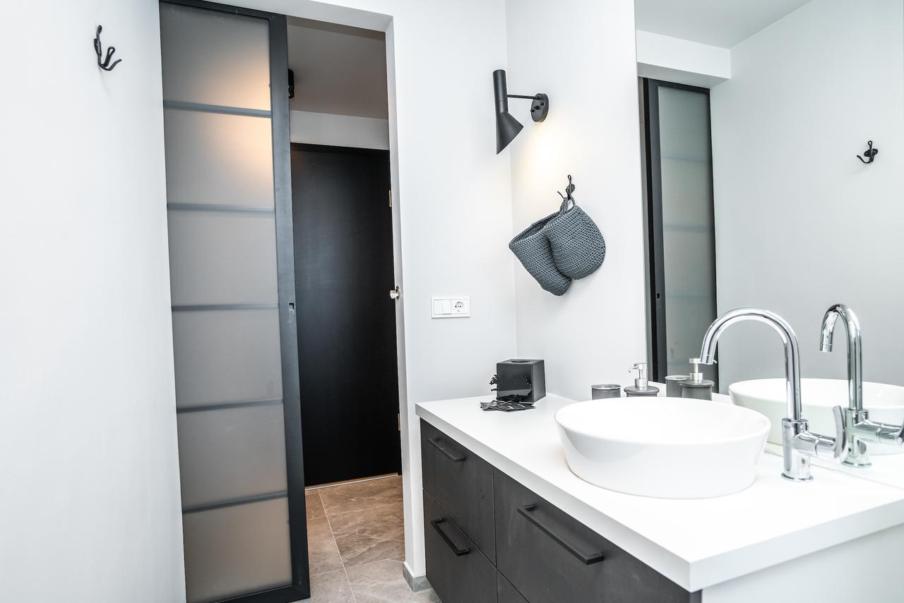 H96 Luxury Suite Κεφλαβίκ Εξωτερικό φωτογραφία